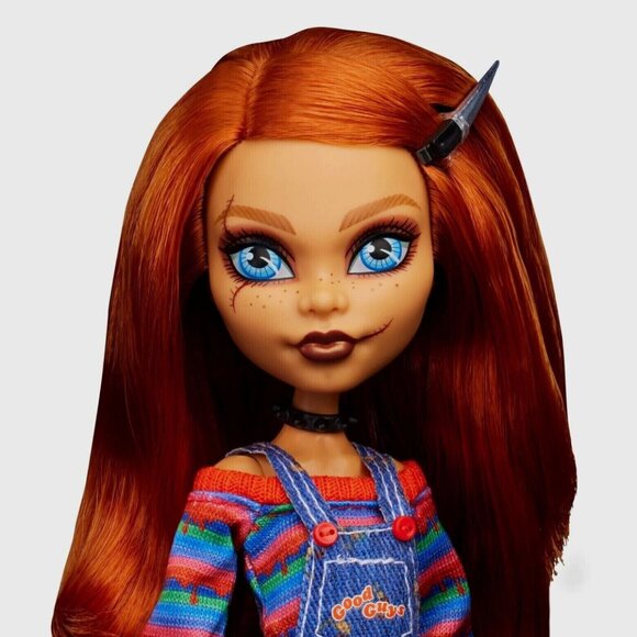 Mattel Monster High Skullector Chucky and Tiffany Doll (2-Pack) In Hands - Picture 8 of 9